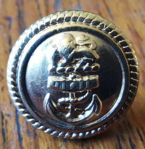 SA Dockyard Police cap badge (CO2527) plus 4 buttons