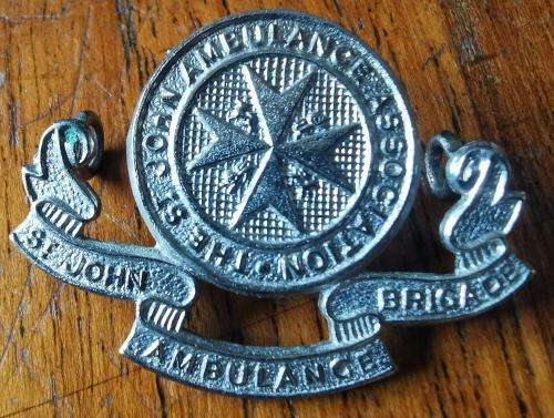 South African St John Ambulance Brigade collar badge (CO1608/1609)