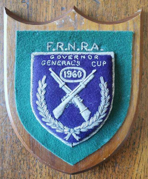 Federation of Rhodesia and Nyasaland Rifle Association (FRNRA) 1960 shooting badge on plaque