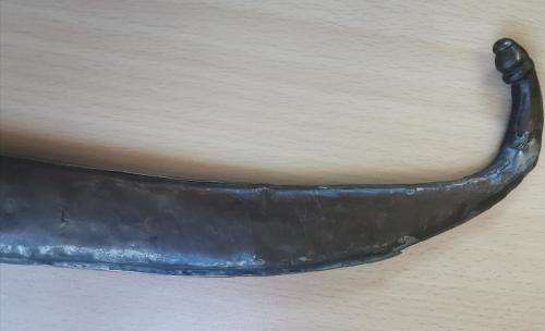 Moroccan koummya dagger in scabbard, with chain