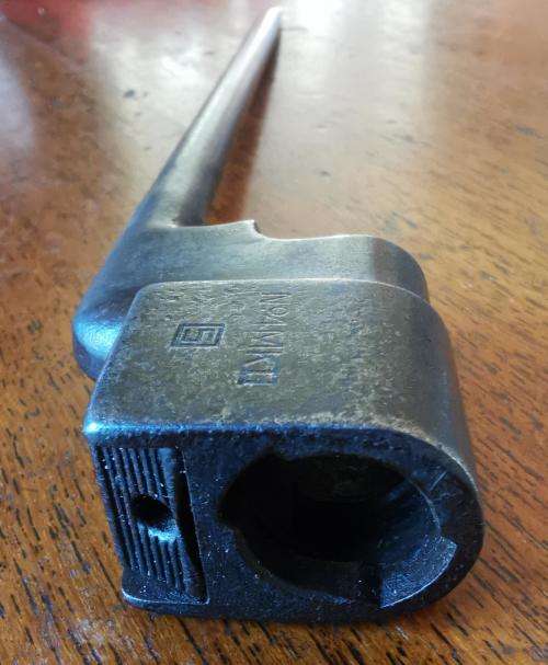 WW2 Lee Enfield No. 4 Mk II spike bayonet with Mk I scabbard