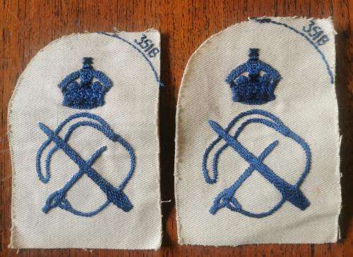 Royal Navy post-WW2 pair of sailmaker`s craft cloth badges