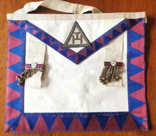 Vintage Royal Arch masonic apron with enamelled tassel bars