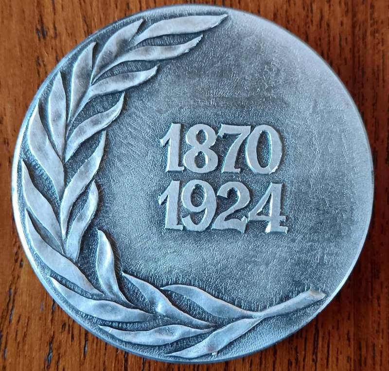 Russian medallion of Lenin 1870-1924