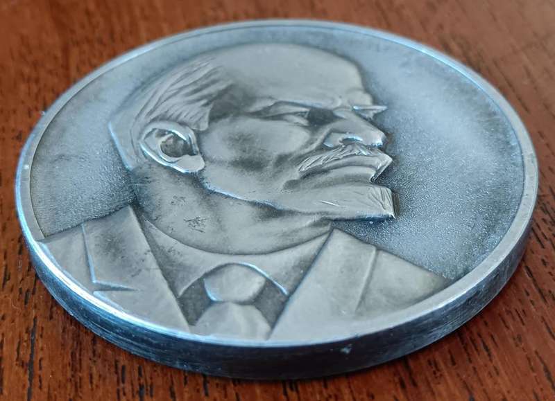 Russian medallion of Lenin 1870-1924