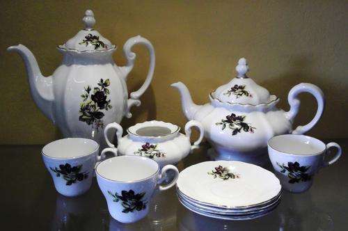 Constantia set with coffee and tea pots, sugar bowl (no lid), 3 cups and saucers