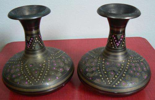Lovely pair of hand-engraved and hand-painted metal vases 105 x 100mm