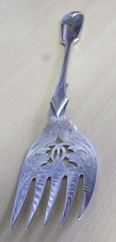Beautiful large silver plated fish fork server - as per photo