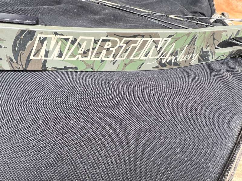 Martin Archery Compound Bow /w Carry Bag and extras