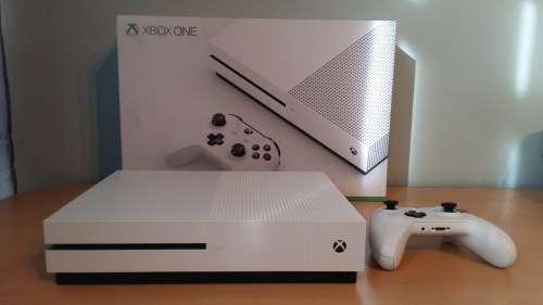 Xbox one S + 26 Games + R1,140 Store Credit