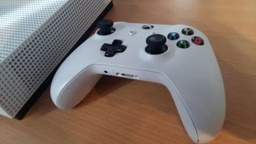 Xbox one S + 26 Games + R1,140 Store Credit