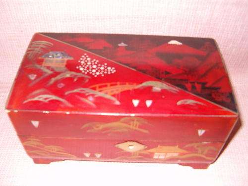 Vintage Chinese musical jewellery box