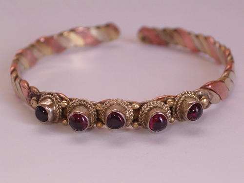 Beautiful 3-colour Copper Garnet Bangle