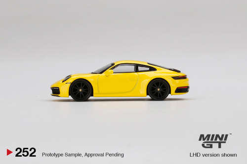Porsche 911 (992) Carrera 4S - Racing Yellow