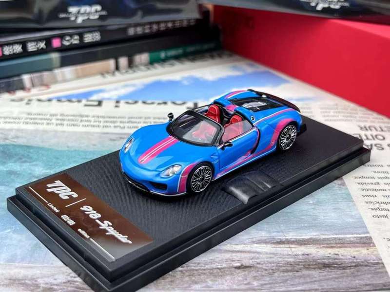 Porsche 918 Spyder - Blue with Red livery