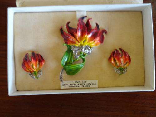 RHODESIAN FLAME LILY BROOCH & EARRING SET