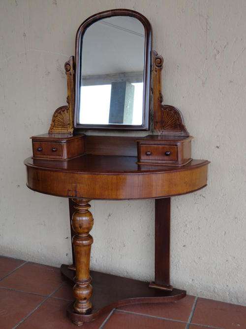 VICTORIAN MAHOGANY DUCHESS DRESSING TABLE