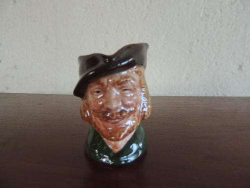 ROYAL DOULTON CHARACTER JUG (6CM TALL) - ROBIN HOOD