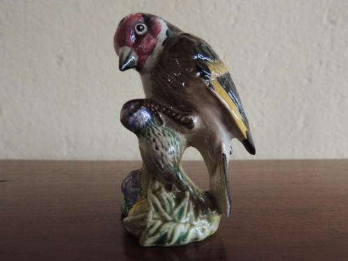 BESWICK GOLDFINCH - 2273