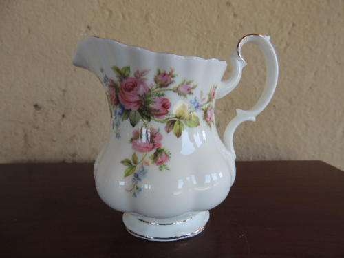 ROYAL ALBERT MILK JUG, MOSS ROSE - EXCELLENT CONDITION