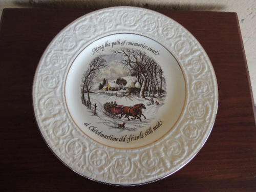 CROWN DEVON CHRISTMAS PLATE