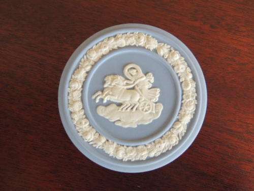 WEDGEWOOD JAR - EXQUISITELY DECORATED!!!
