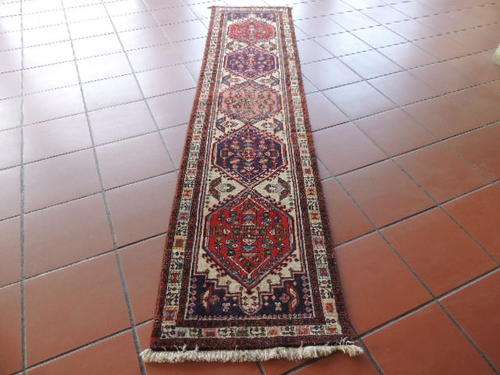 EXQUISITE MESHKIN PERSIAN CARPET