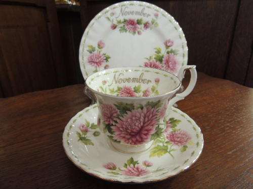 ROYAL ALBERT FLOWER OF THE MONTH TRIO - NOVEMBER