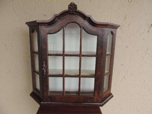 EXQUISITE WALNUT WALL DISPLAY CABINET - STUNNING PIECE OF FURNITURE