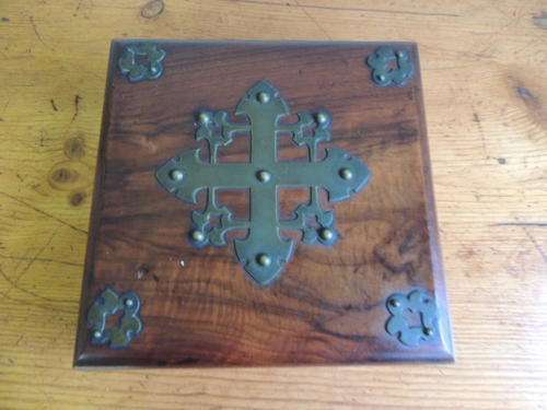 WALNUT BOX WITH BRASS DETAILING - ? CIGAR BOX ?