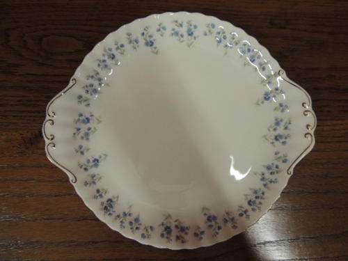 ROYAL ALBERT CAKE SERVING PLATE - 'MEMORY LANE'