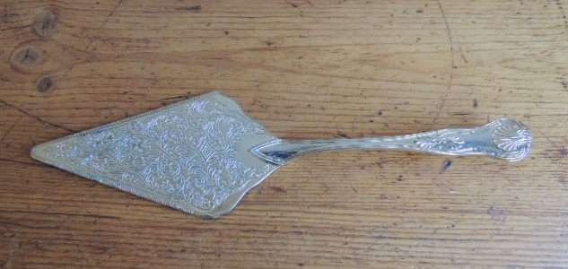 GILT CAKE SLICE