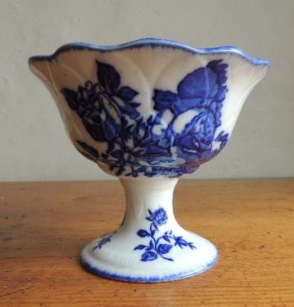 VICTORIA STAFFORDSHIRE TAZZA - "BLAKENEY"