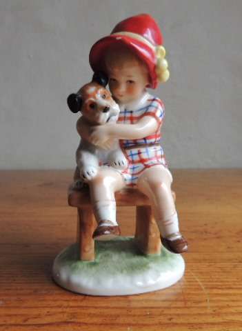 W. GOEBEL - LITTLE GIRL HOLDING HER DOG (KRU1)
