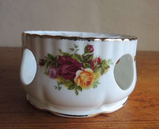 ROYAL ALBERT TEA/COFFEE POT WARMER - "OLD COUNTRY ROSES"