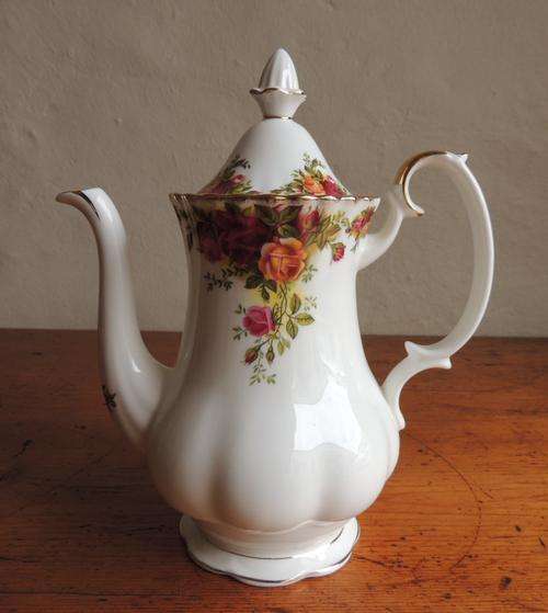 ROYAL ALBERT "OLD COUNTRY ROSES" COFFEE POT