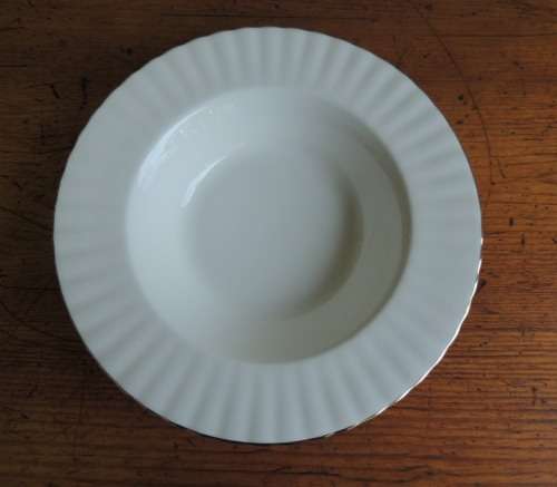 ROYAL ALBERT WIDE RIMMED SOUP BOWL (Reduced)