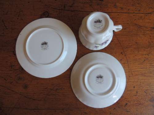 ROYAL ALBERT FLOWER OF THE MONTH TRIO - FEBRUARY (VIOLETS)