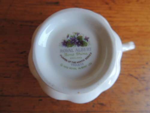 ROYAL ALBERT FLOWER OF THE MONTH TRIO - FEBRUARY (VIOLETS)