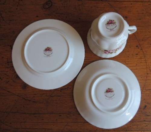 ROYAL ALBERT FLOWER OF THE MONTH TRIO - JUNE (ROSE)