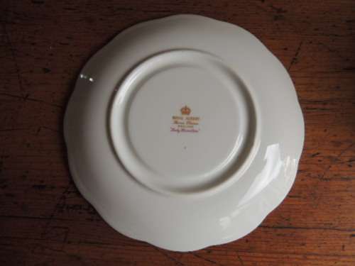 ROYAL ALBERT GRAVY BOAT WITH UNDER PLATE - "LADY HAMILTON"