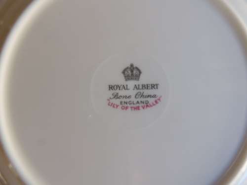 ROYAL ALBERT CAKE PLATE - "LILY OF THE VALLEY"