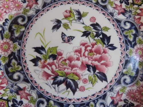 YAMAGUCHI IMPERIAL IMARI DISPLAY PLATE
