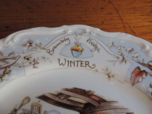 ROYAL DOULTON BRAMBLY HEDGE PLATE 21 CM - "WINTER"