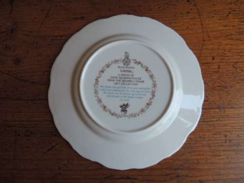 ROYAL DOULTON BRAMBLY HEDGE PLATE 21 CM - "WINTER"