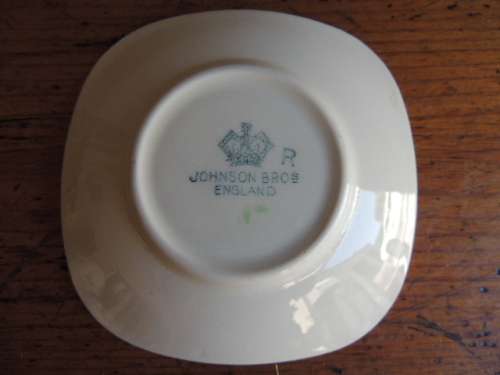JOHNSON BROS TRINKET DISH - "HADDON HALL"