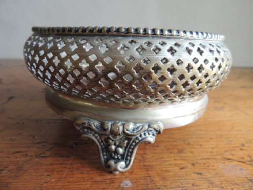 PLATED WINE COASTER