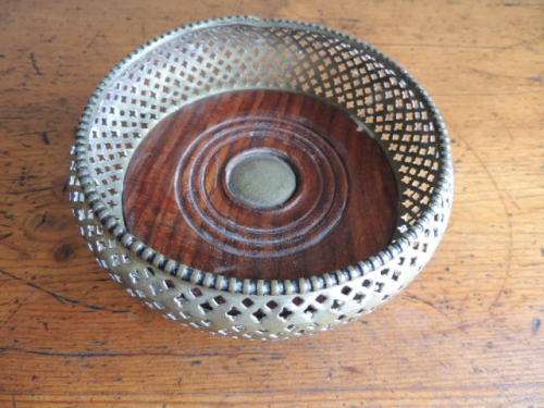 PLATED WINE COASTER