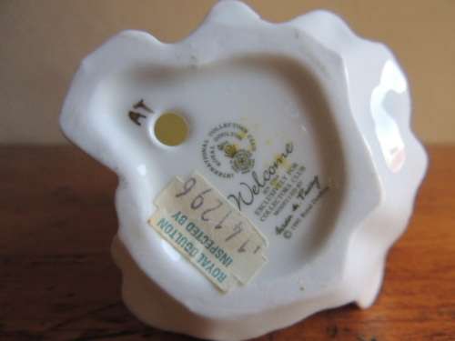 ROYAL DOULTON FIGURINE - "WELCOME" HN 3764