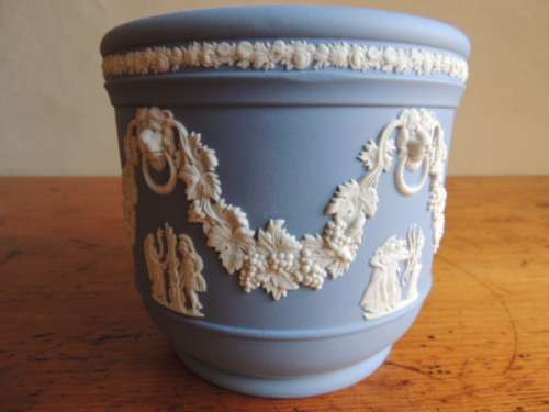 WEDGEWOOD JASPERWARE  JARDINIERE - MAGNIFICENT!